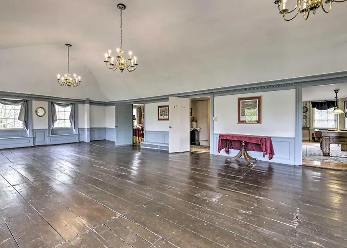Elegant Norwich House W/ Billiards Room & Ballroom