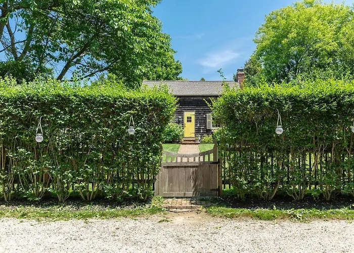 1800 Historical East Hampton Home, 1 Mile To Town!