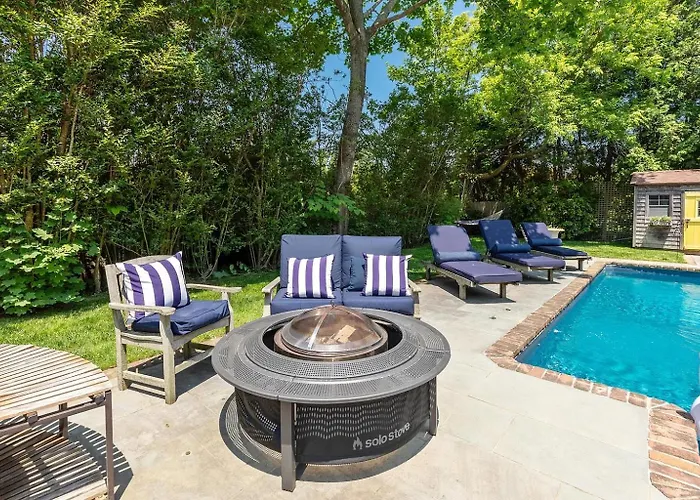 1800 Historical East Hampton Home, 1 Mile To Town!