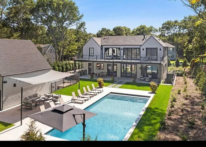 East Hamptons Modern 8 Bedroom New Construction