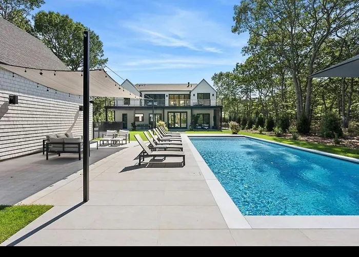 East Hamptons Modern 8 Bedroom New Construction